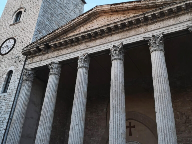 the temple of minerva in assisi