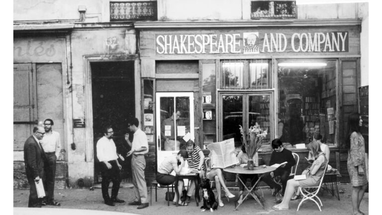 shakespeare and co bookshop in paris