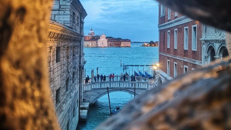 bridge of sighs view from doges palace