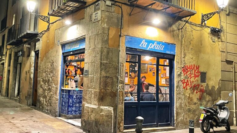 bar la plata tapas in barcelona
