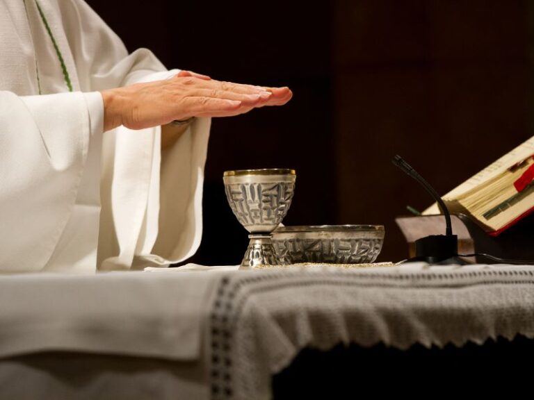 attending mass at notre dame cathedral in paris