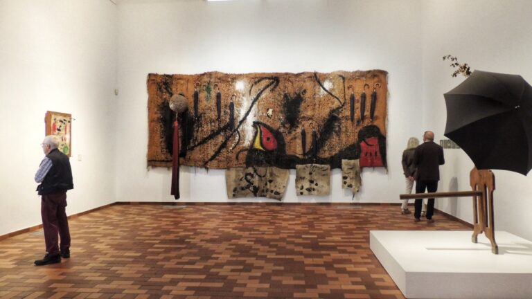 miro Sobreteixim with eight umbrellas, 1973