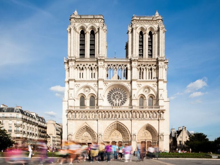 expect large crowds at notre dame cathedral in 2026
