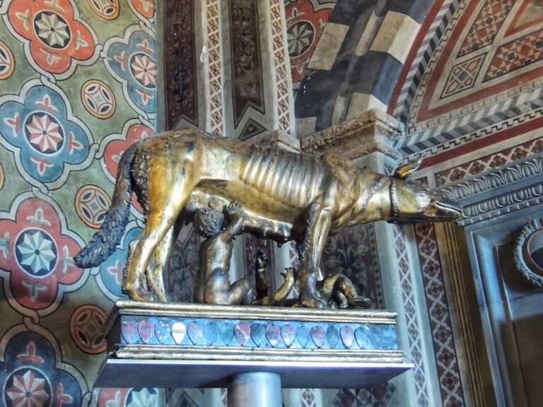 the wolf in the palazzo pubblico in siena