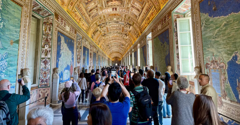 vatican museum gallary