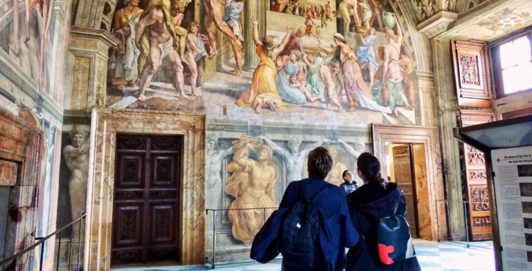 fresco of the school of athens by raphael